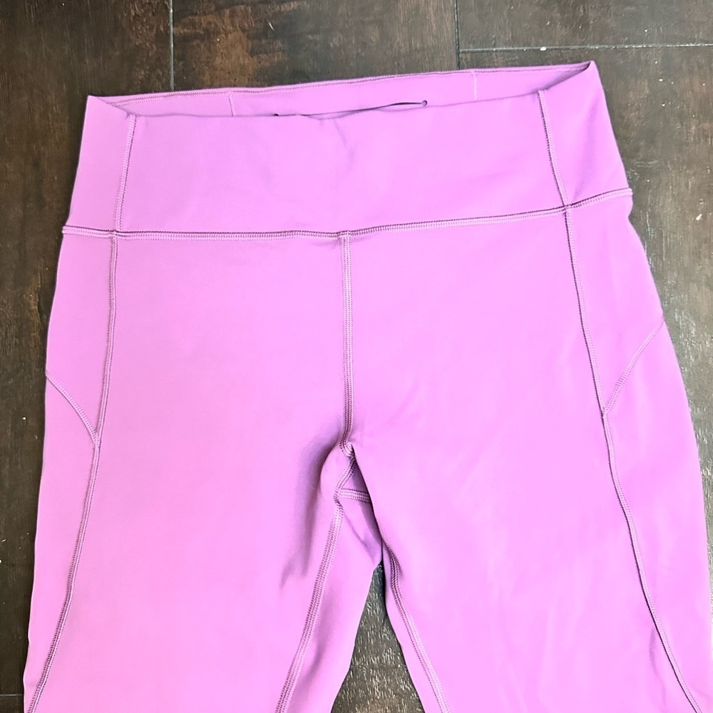 Lululemon Mauve Cropped 18” Leggings Size 10 - Picture 3 of 11